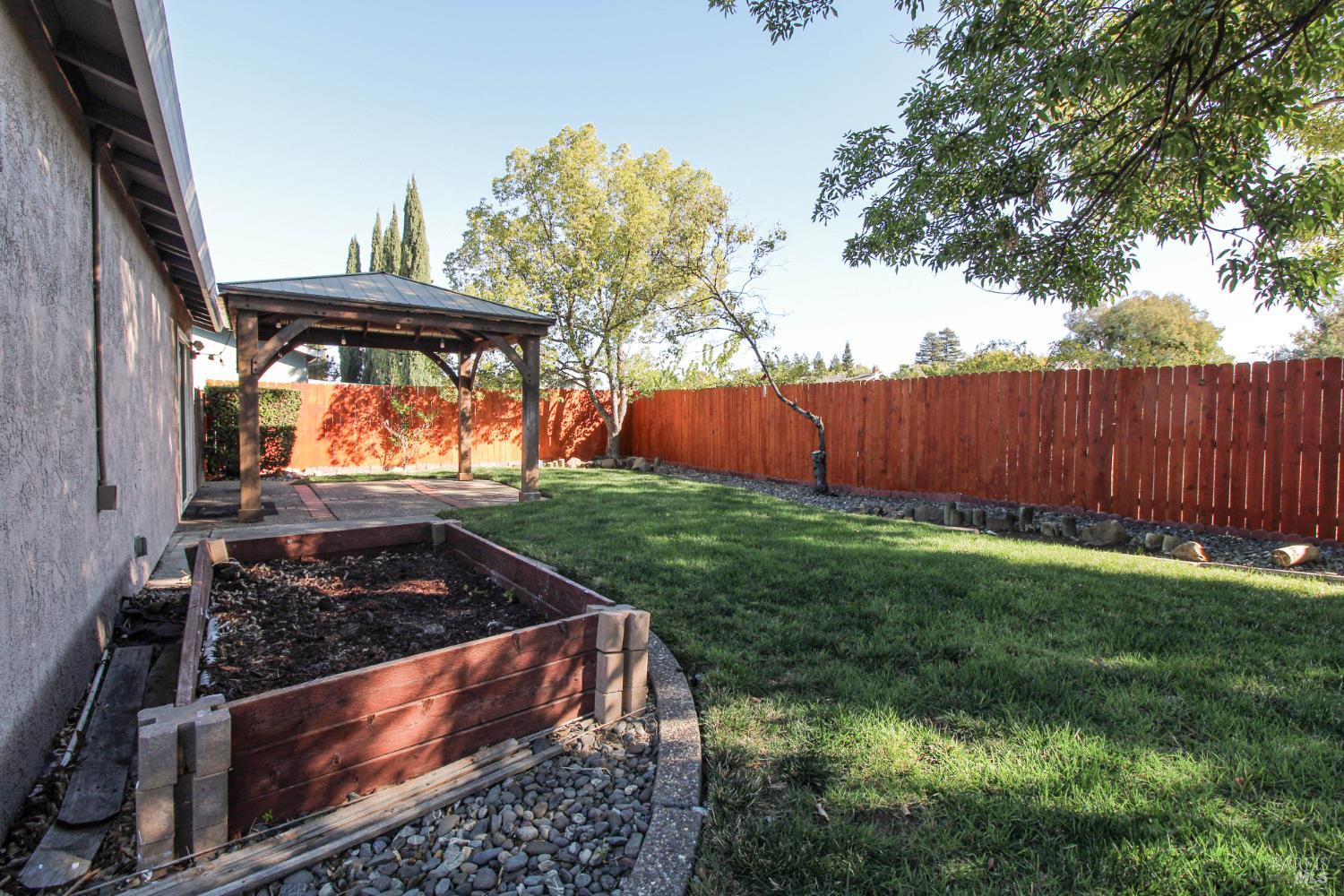 Detail Gallery Image 15 of 21 For 357 Colonial Cir, Vacaville,  CA 95687 - 2 Beds | 1 Baths