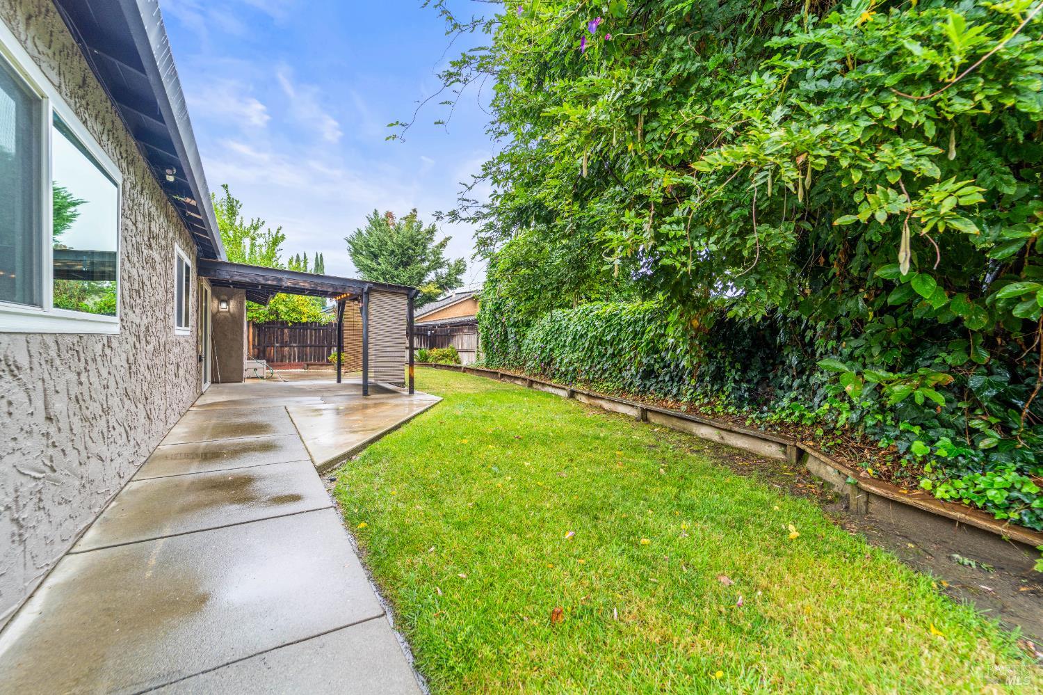 Detail Gallery Image 34 of 39 For 790 Arbor Oaks Dr, Vacaville,  CA 95687 - 4 Beds | 2 Baths