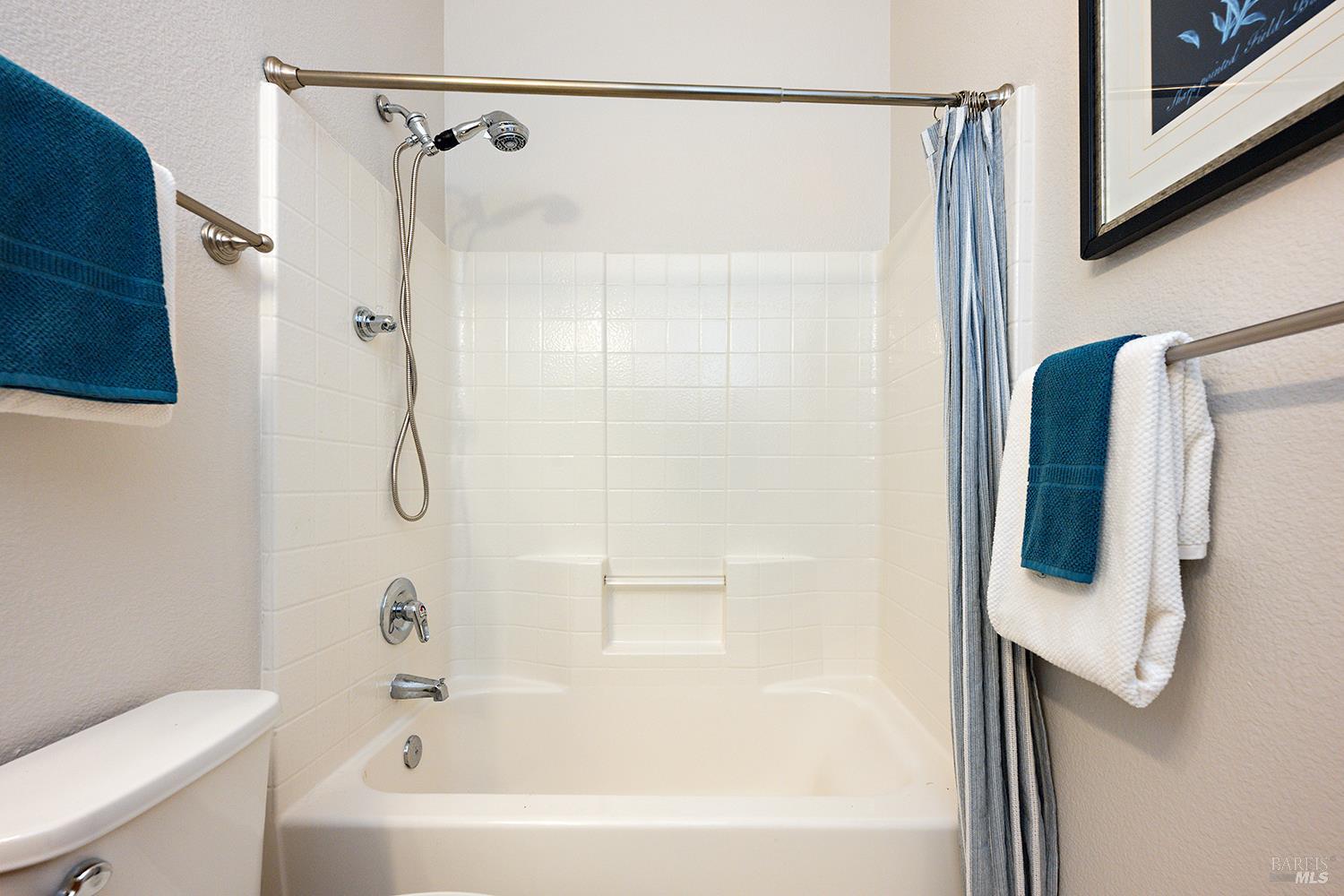 Detail Gallery Image 18 of 34 For 2599 Silver Spur Dr, Santa Rosa,  CA 95407 - 3 Beds | 2 Baths