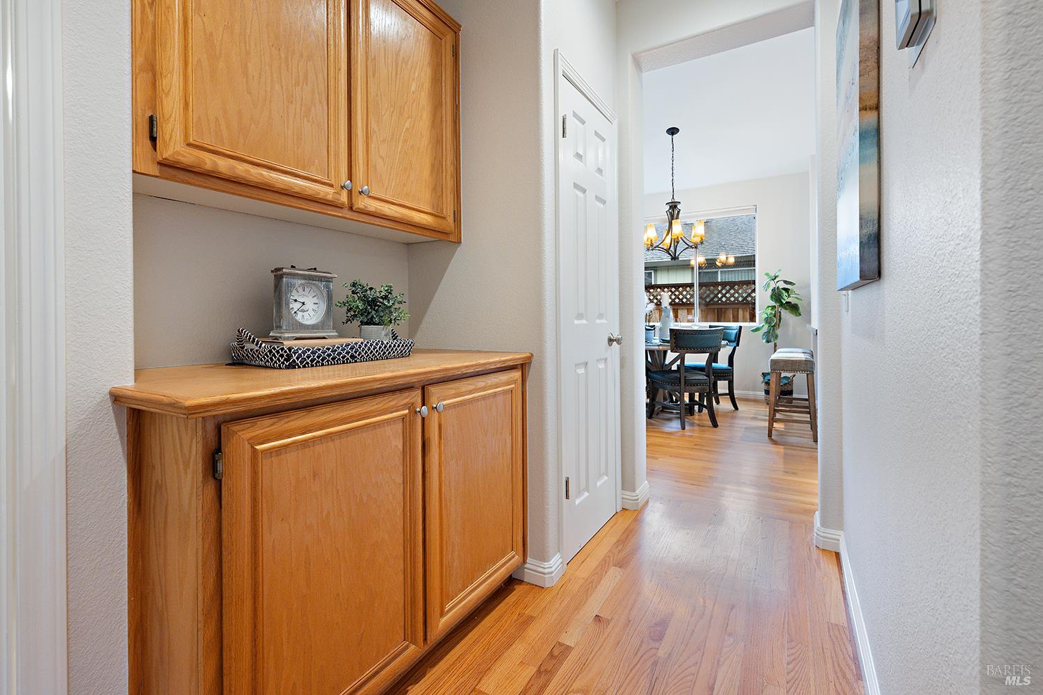 Detail Gallery Image 27 of 34 For 2599 Silver Spur Dr, Santa Rosa,  CA 95407 - 3 Beds | 2 Baths