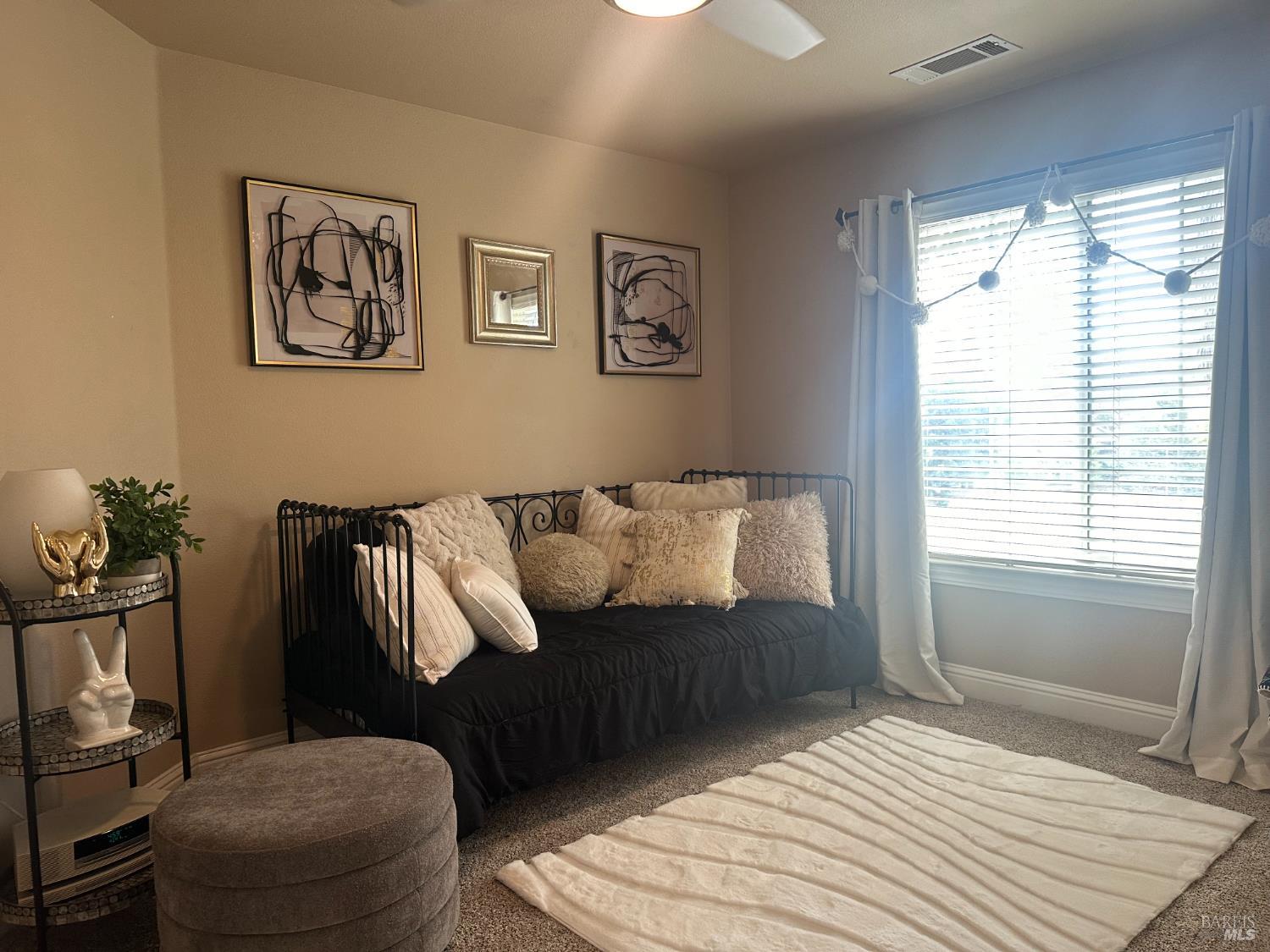 Detail Gallery Image 12 of 20 For 6260 Carmel Dr, Redding,  CA 96003 - 4 Beds | 2/1 Baths