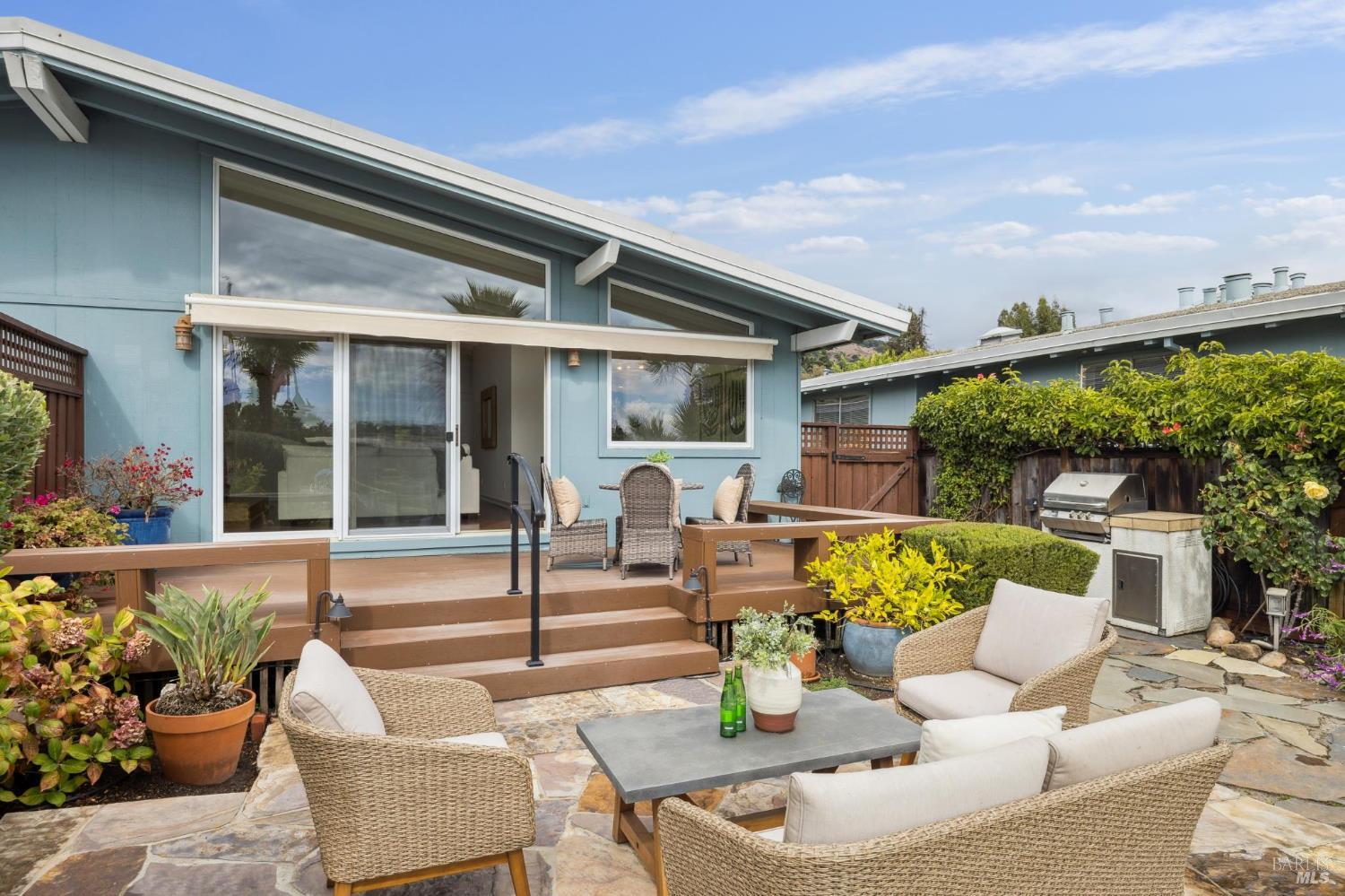 Detail Gallery Image 36 of 52 For 20 Porto Bello Dr, San Rafael,  CA 94901 - 2 Beds | 2 Baths