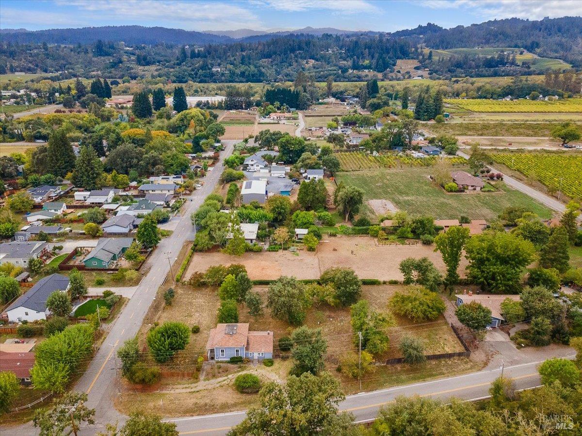 Detail Gallery Image 30 of 40 For 199 W Matheson St, Healdsburg,  CA 95448 - 3 Beds | 1 Baths