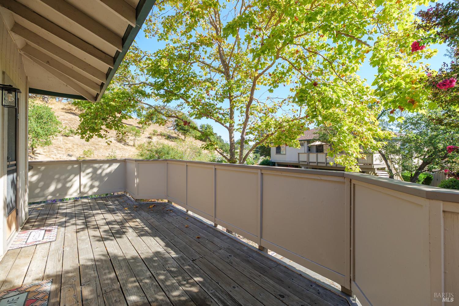 Detail Gallery Image 4 of 21 For 306 Silvio Ln, Novato,  CA 94947 - 2 Beds | 1 Baths