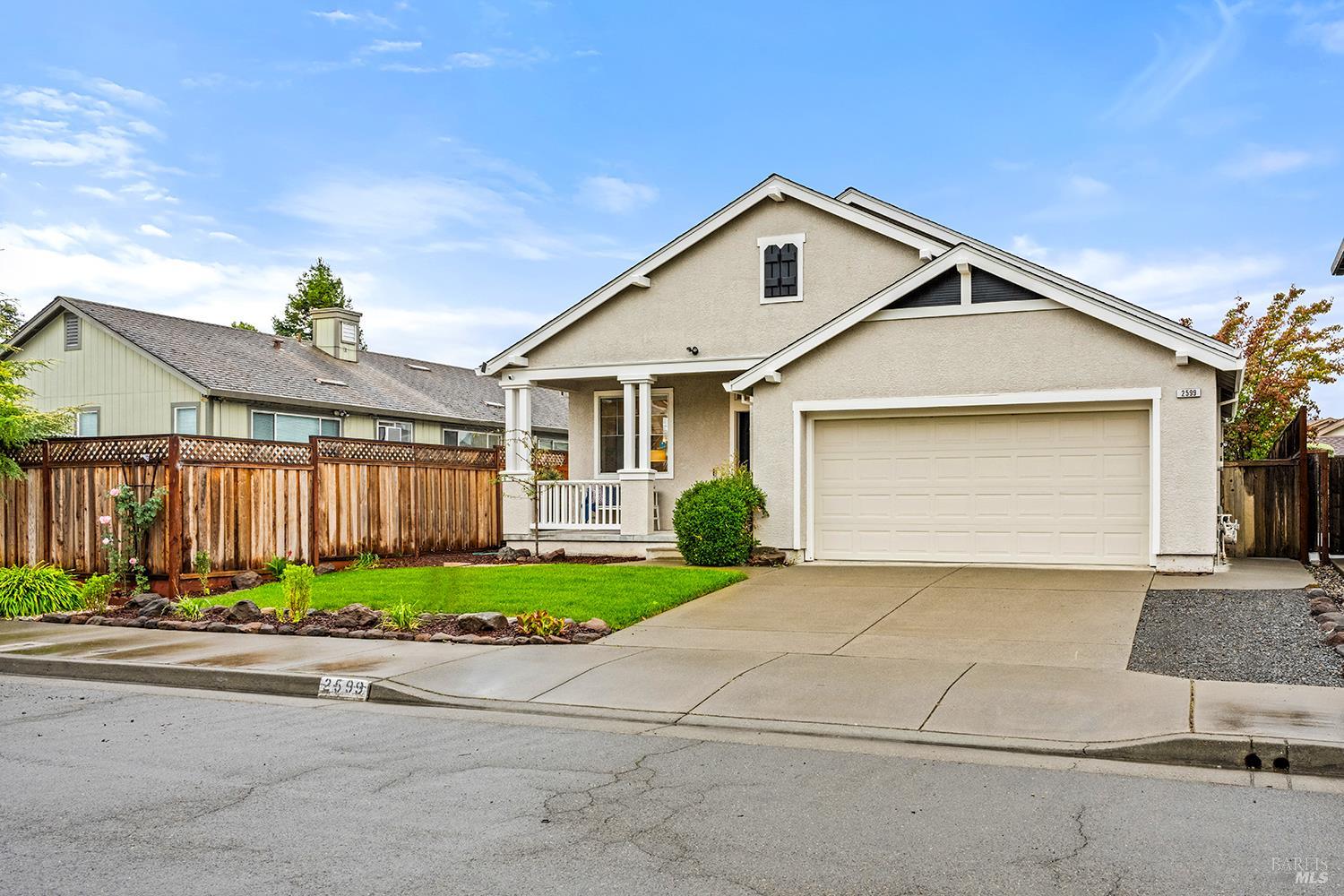 Detail Gallery Image 3 of 34 For 2599 Silver Spur Dr, Santa Rosa,  CA 95407 - 3 Beds | 2 Baths