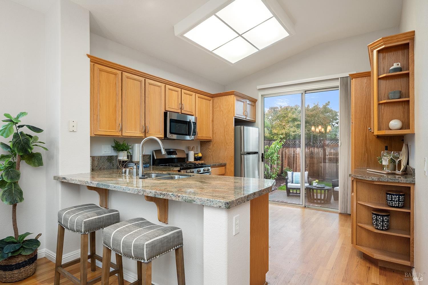 Detail Gallery Image 11 of 34 For 2599 Silver Spur Dr, Santa Rosa,  CA 95407 - 3 Beds | 2 Baths