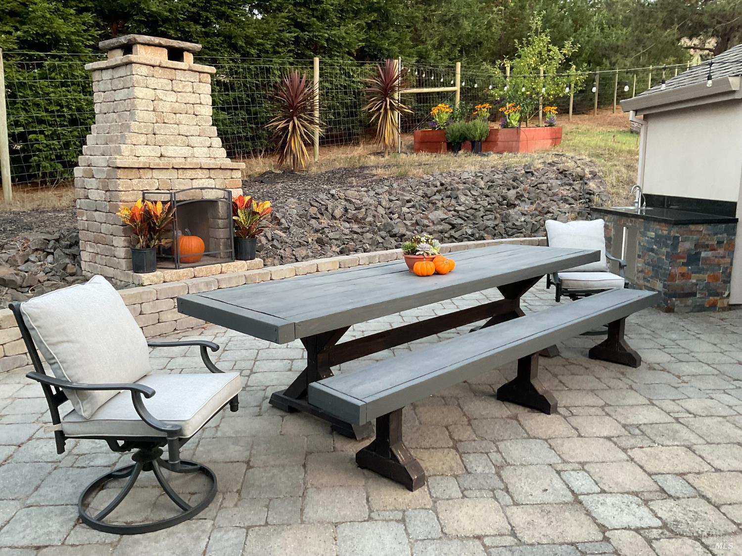 Detail Gallery Image 2 of 48 For 5959 Bodega Ave, Petaluma,  CA 94952 - 2 Beds | 3/1 Baths