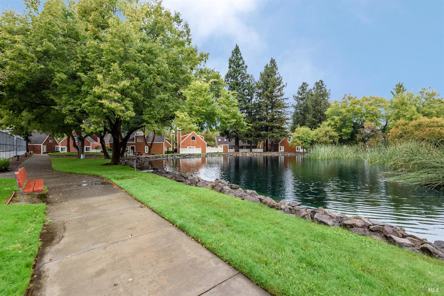 Detail Gallery Image 35 of 38 For 2647 Lago Oaks Dr, Santa Rosa,  CA 95405 - 4 Beds | 2/1 Baths