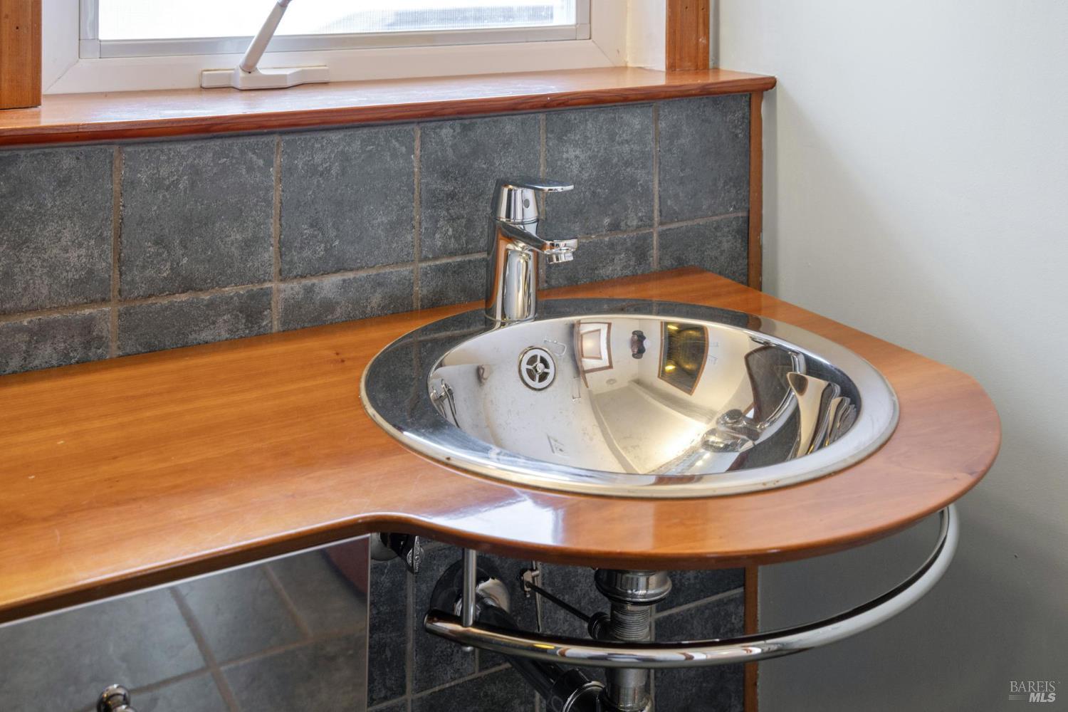 Detail Gallery Image 19 of 27 For 177 Oak Dr, San Rafael,  CA 94901 - 1 Beds | 1 Baths