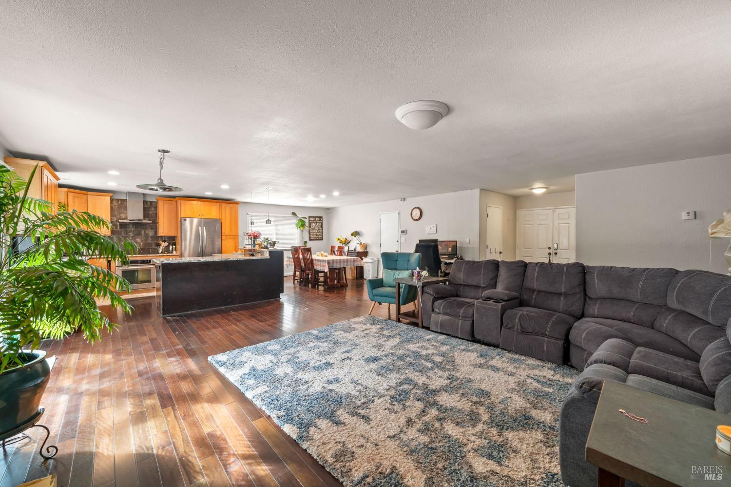 Detail Gallery Image 8 of 36 For 506 Midway Ct, Martinez,  CA 94553 - 3 Beds | 2 Baths