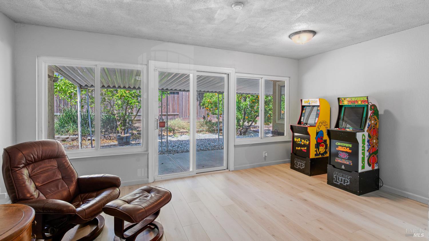 Detail Gallery Image 8 of 37 For 2571 Sunrise Dr, Fairfield,  CA 94533 - 4 Beds | 2 Baths