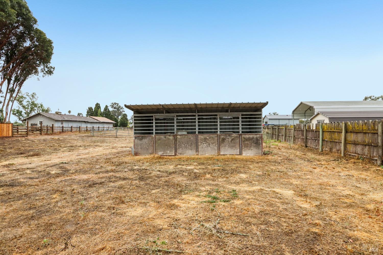 Detail Gallery Image 23 of 31 For 2575 Fremont Dr, Sonoma,  CA 95476 - 2 Beds | 2 Baths