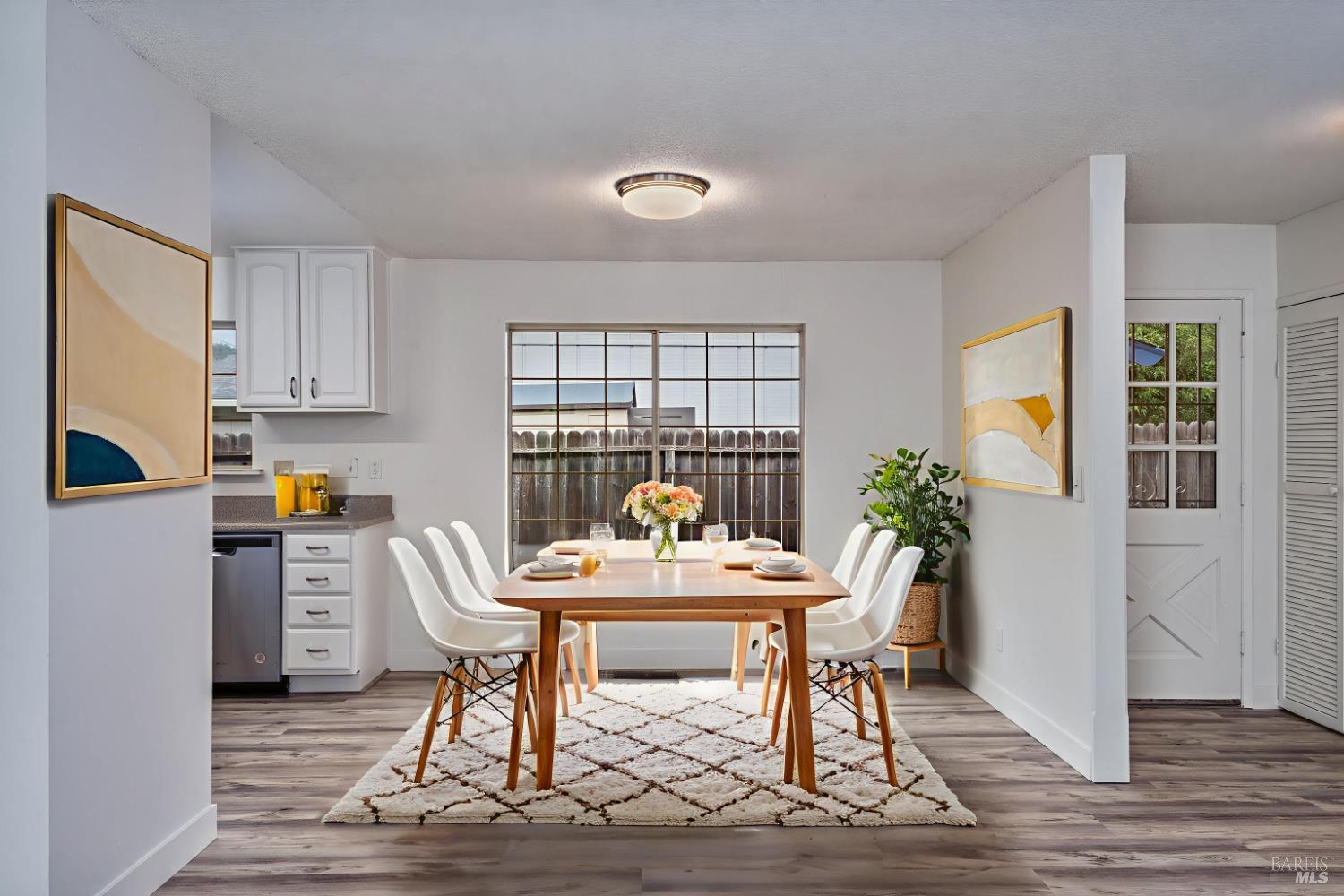 Detail Gallery Image 12 of 37 For 2158 Rivera Dr, Santa Rosa,  CA 95409 - 3 Beds | 2 Baths