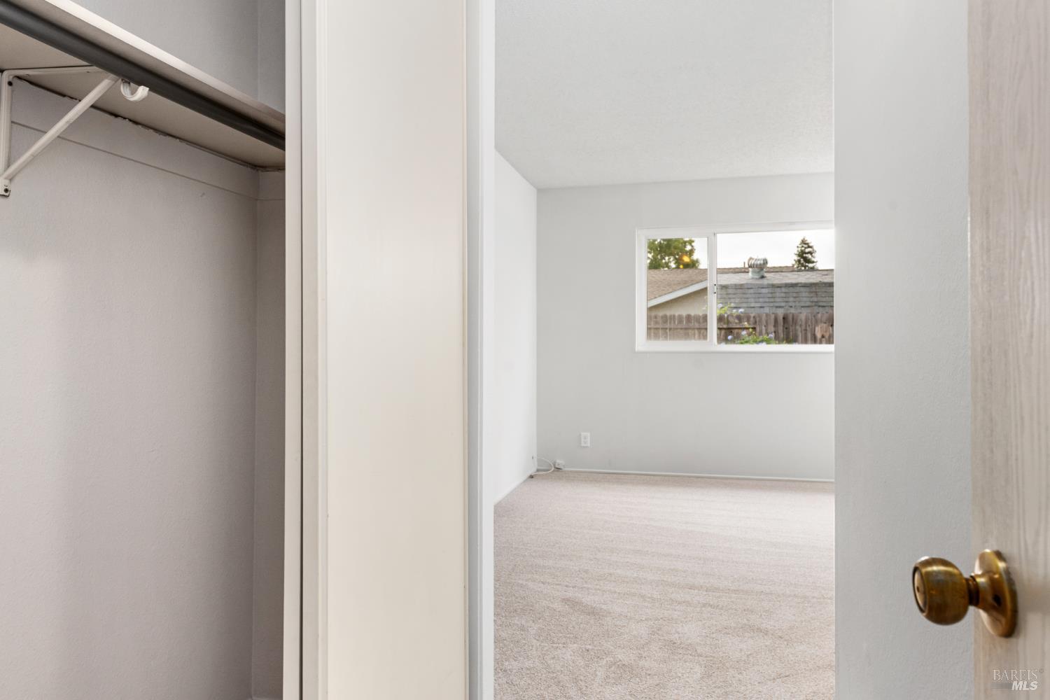 Detail Gallery Image 35 of 44 For 190 Fairview Dr, Vacaville,  CA 95687 - 4 Beds | 2 Baths