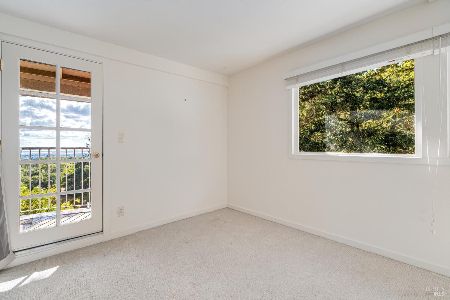 Detail Gallery Image 16 of 42 For 3200 Castle Rd, Sonoma,  CA 95476 - 6 Beds | 4 Baths