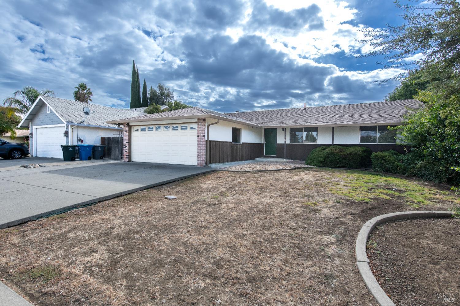 Detail Gallery Image 10 of 44 For 190 Fairview Dr, Vacaville,  CA 95687 - 4 Beds | 2 Baths