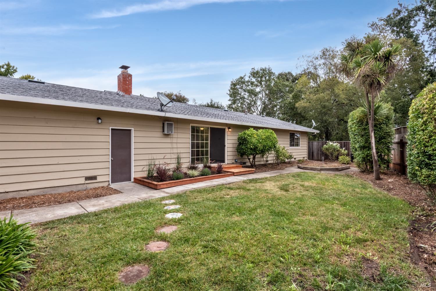 Detail Gallery Image 34 of 37 For 2158 Rivera Dr, Santa Rosa,  CA 95409 - 3 Beds | 2 Baths