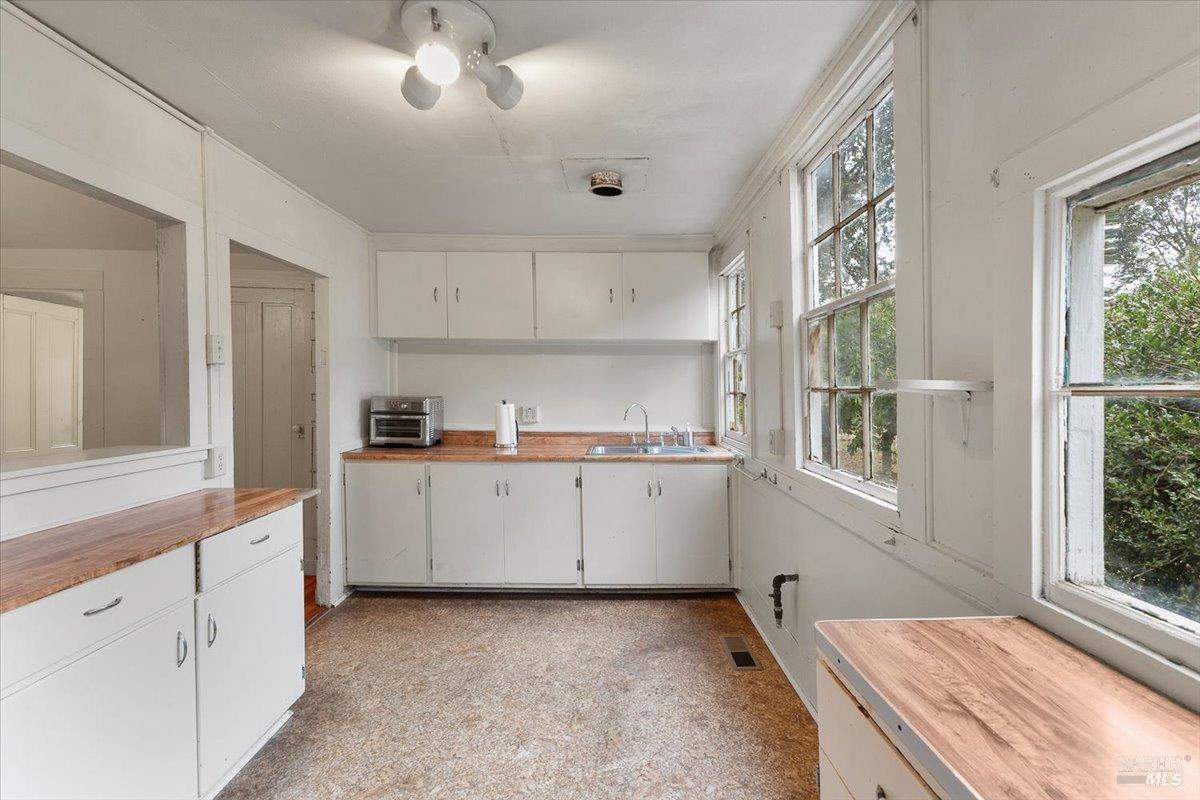 Detail Gallery Image 18 of 40 For 199 W Matheson St, Healdsburg,  CA 95448 - 3 Beds | 1 Baths