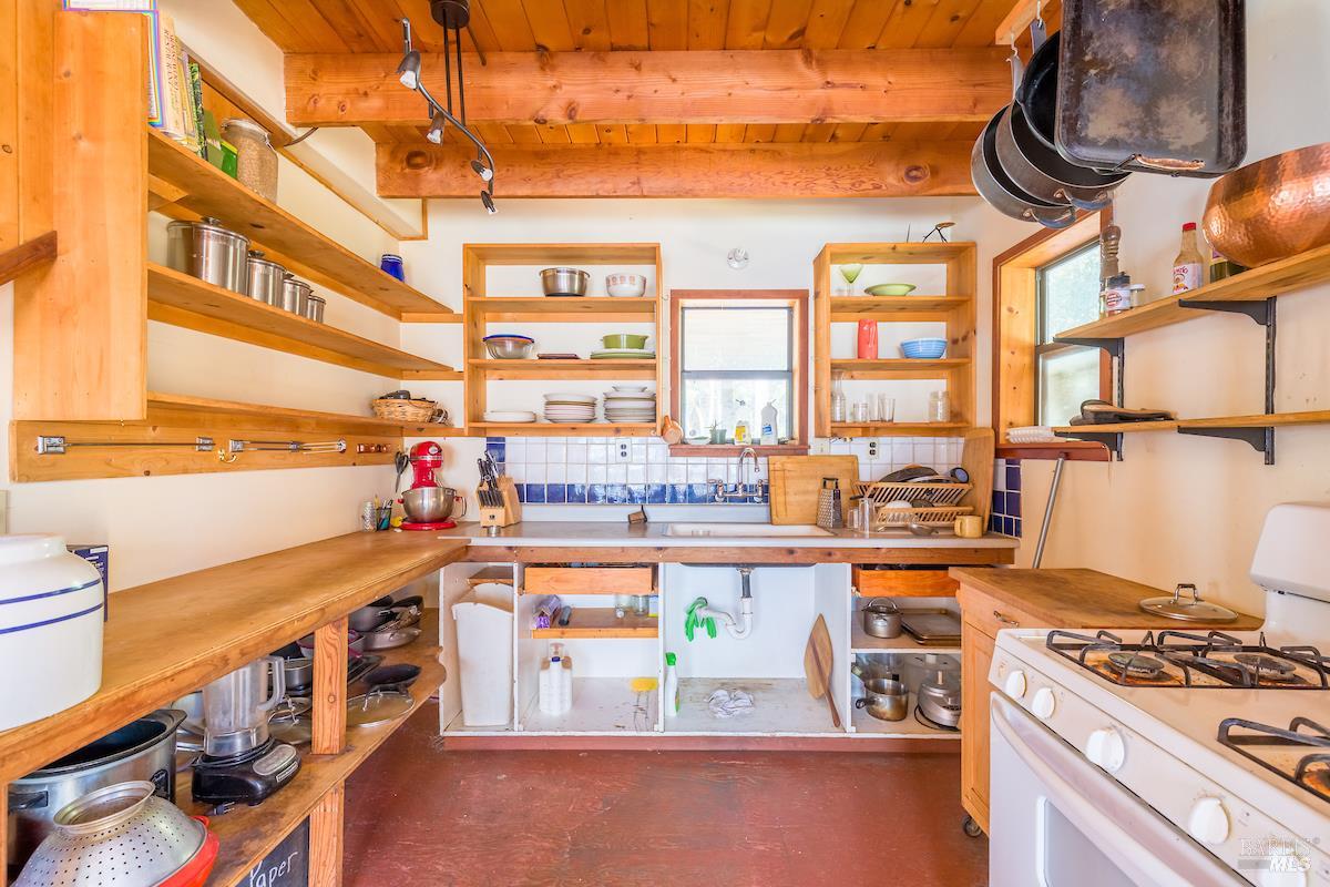 Detail Gallery Image 12 of 33 For 25996 String Creek Rd, Willits,  CA 95490 - 3 Beds | 1 Baths