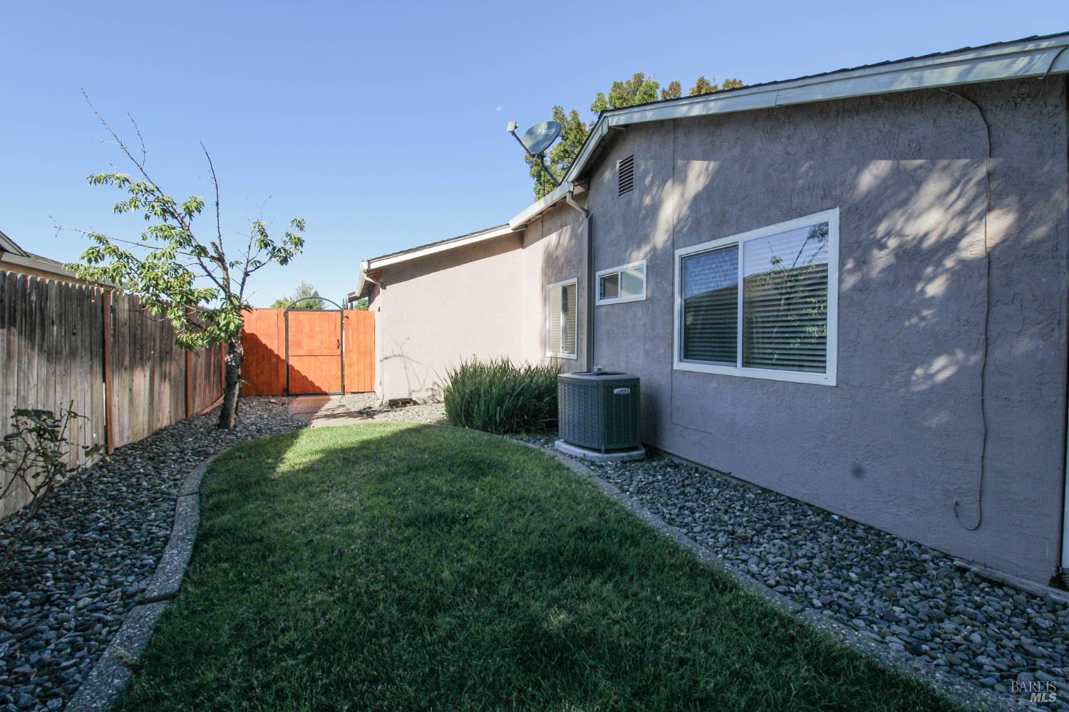 Detail Gallery Image 18 of 21 For 357 Colonial Cir, Vacaville,  CA 95687 - 2 Beds | 1 Baths