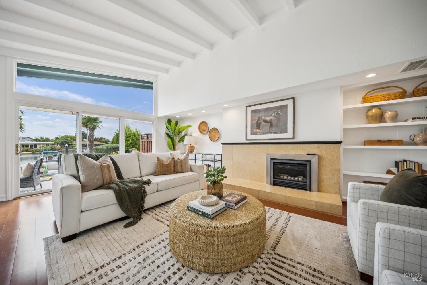 Detail Gallery Image 8 of 52 For 20 Porto Bello Dr, San Rafael,  CA 94901 - 2 Beds | 2 Baths