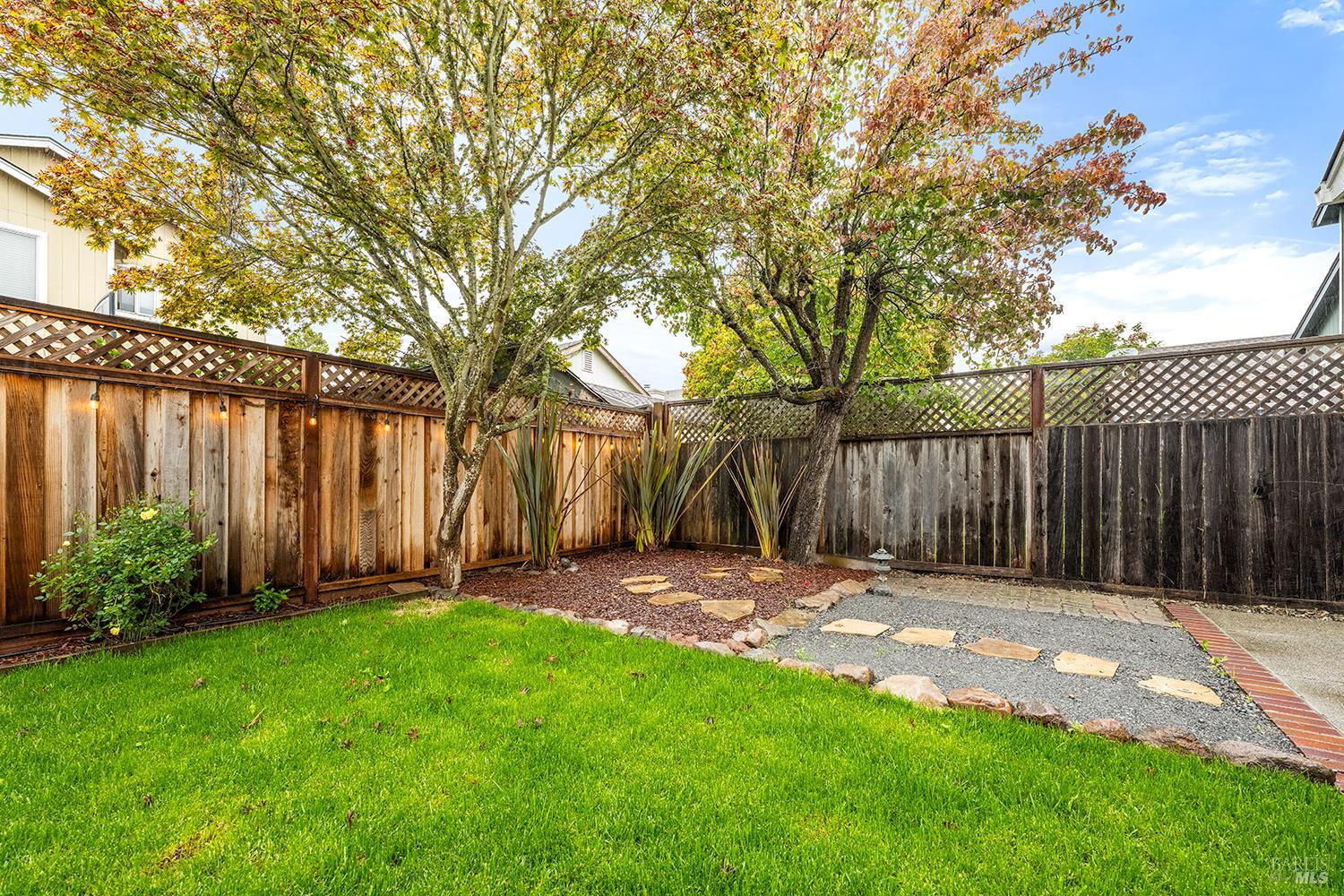 Detail Gallery Image 30 of 34 For 2599 Silver Spur Dr, Santa Rosa,  CA 95407 - 3 Beds | 2 Baths