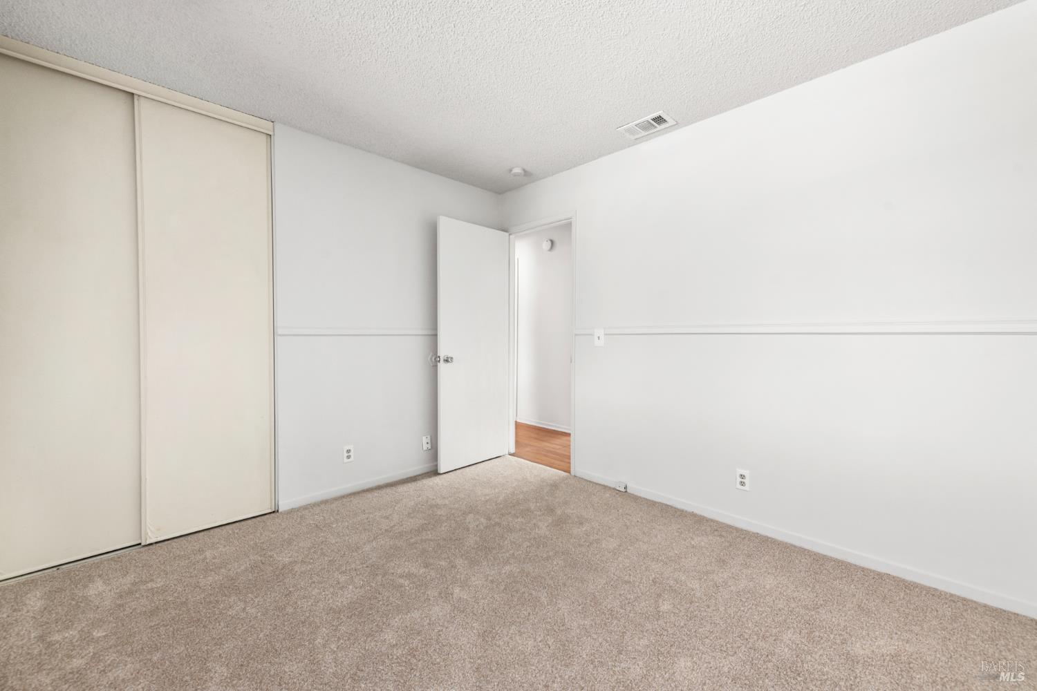 Detail Gallery Image 31 of 44 For 190 Fairview Dr, Vacaville,  CA 95687 - 4 Beds | 2 Baths