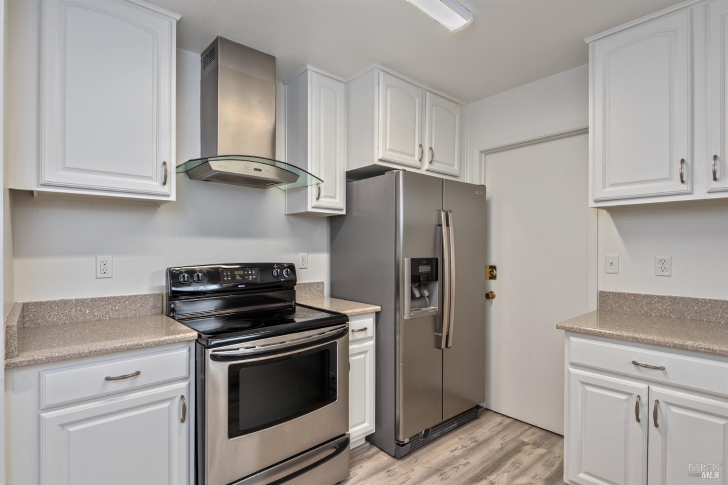 Detail Gallery Image 9 of 37 For 2158 Rivera Dr, Santa Rosa,  CA 95409 - 3 Beds | 2 Baths