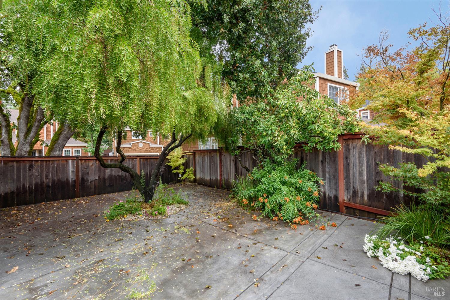 Detail Gallery Image 23 of 38 For 2647 Lago Oaks Dr, Santa Rosa,  CA 95405 - 4 Beds | 2/1 Baths