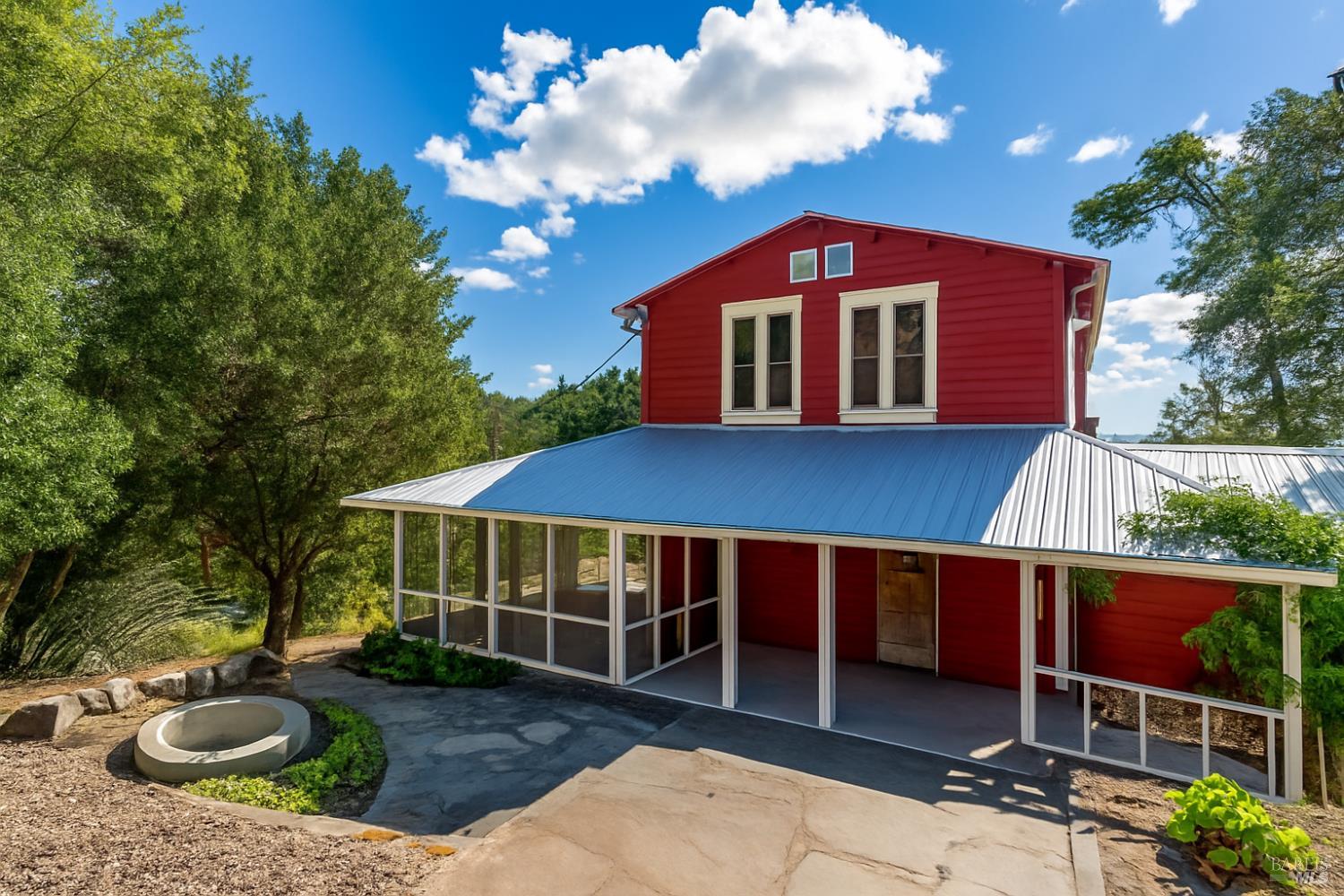 Detail Gallery Image 5 of 42 For 3200 Castle Rd, Sonoma,  CA 95476 - 6 Beds | 4 Baths