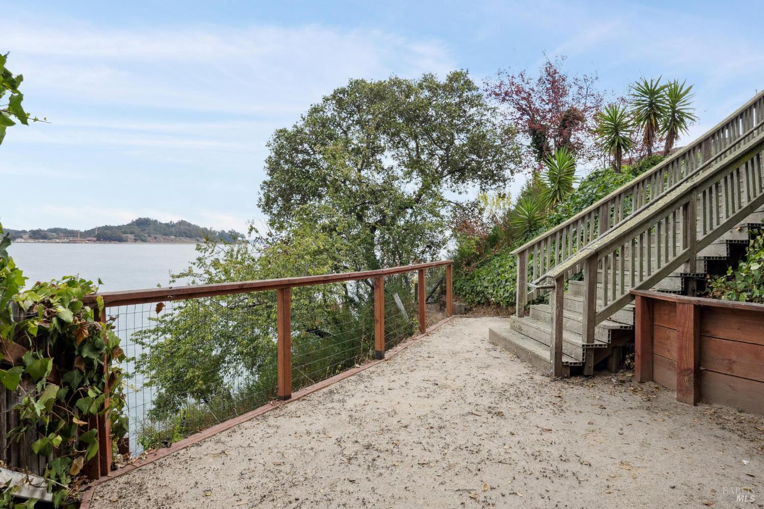 Detail Gallery Image 23 of 27 For 177 Oak Dr, San Rafael,  CA 94901 - 1 Beds | 1 Baths