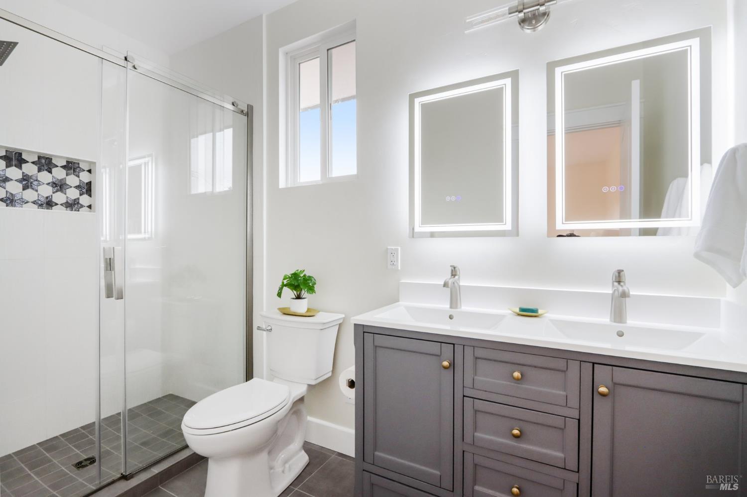 Detail Gallery Image 17 of 31 For 2575 Fremont Dr, Sonoma,  CA 95476 - 2 Beds | 2 Baths