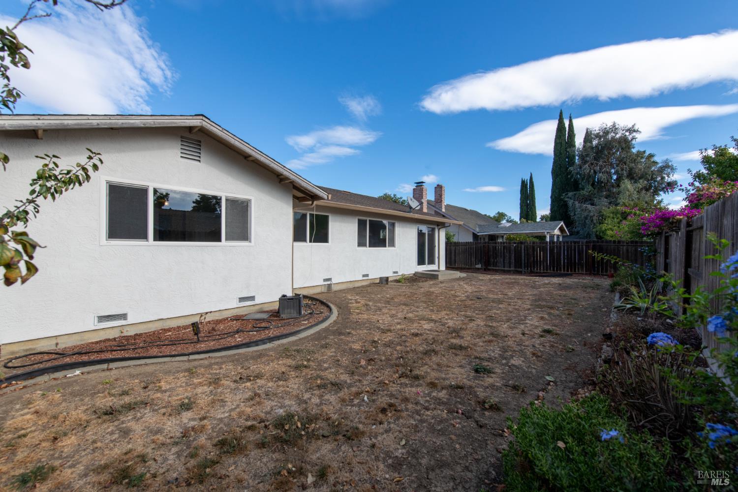 Detail Gallery Image 8 of 44 For 190 Fairview Dr, Vacaville,  CA 95687 - 4 Beds | 2 Baths