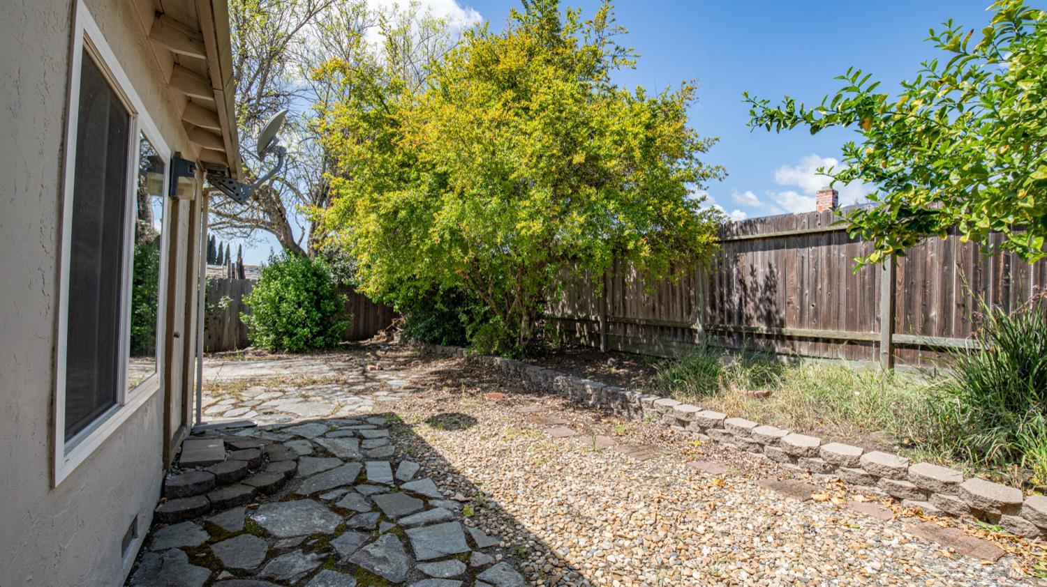 Detail Gallery Image 35 of 37 For 2571 Sunrise Dr, Fairfield,  CA 94533 - 4 Beds | 2 Baths