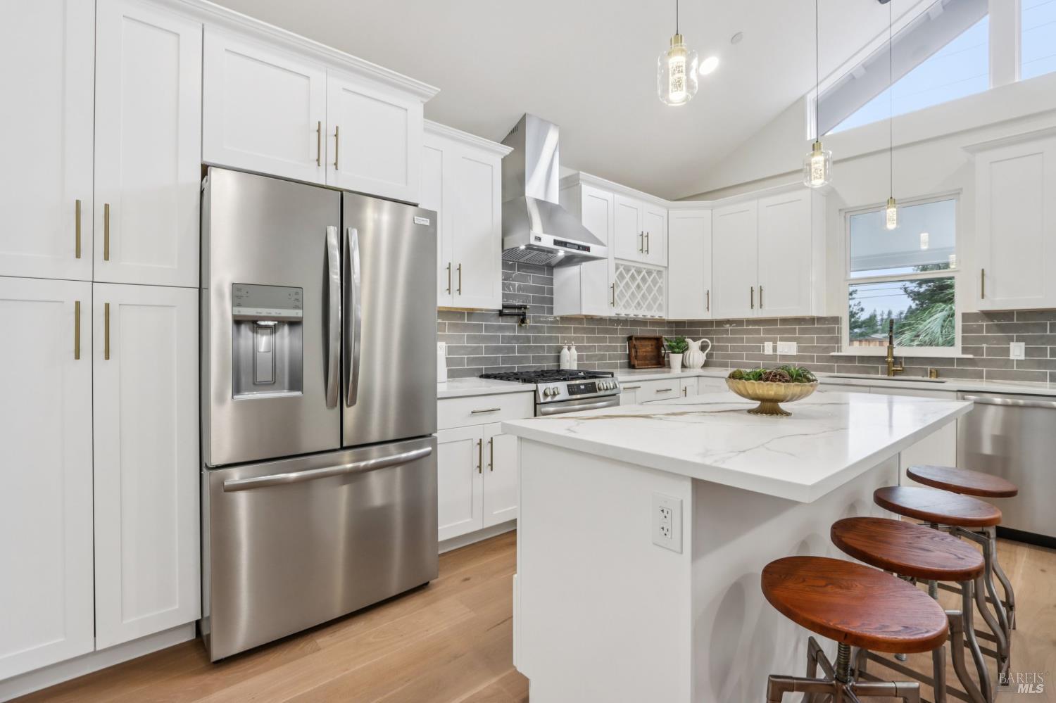 Detail Gallery Image 10 of 31 For 2575 Fremont Dr, Sonoma,  CA 95476 - 2 Beds | 2 Baths