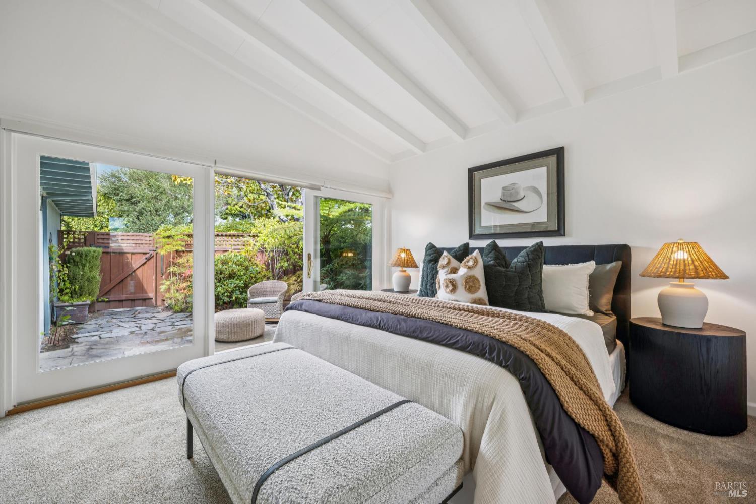 Detail Gallery Image 17 of 52 For 20 Porto Bello Dr, San Rafael,  CA 94901 - 2 Beds | 2 Baths