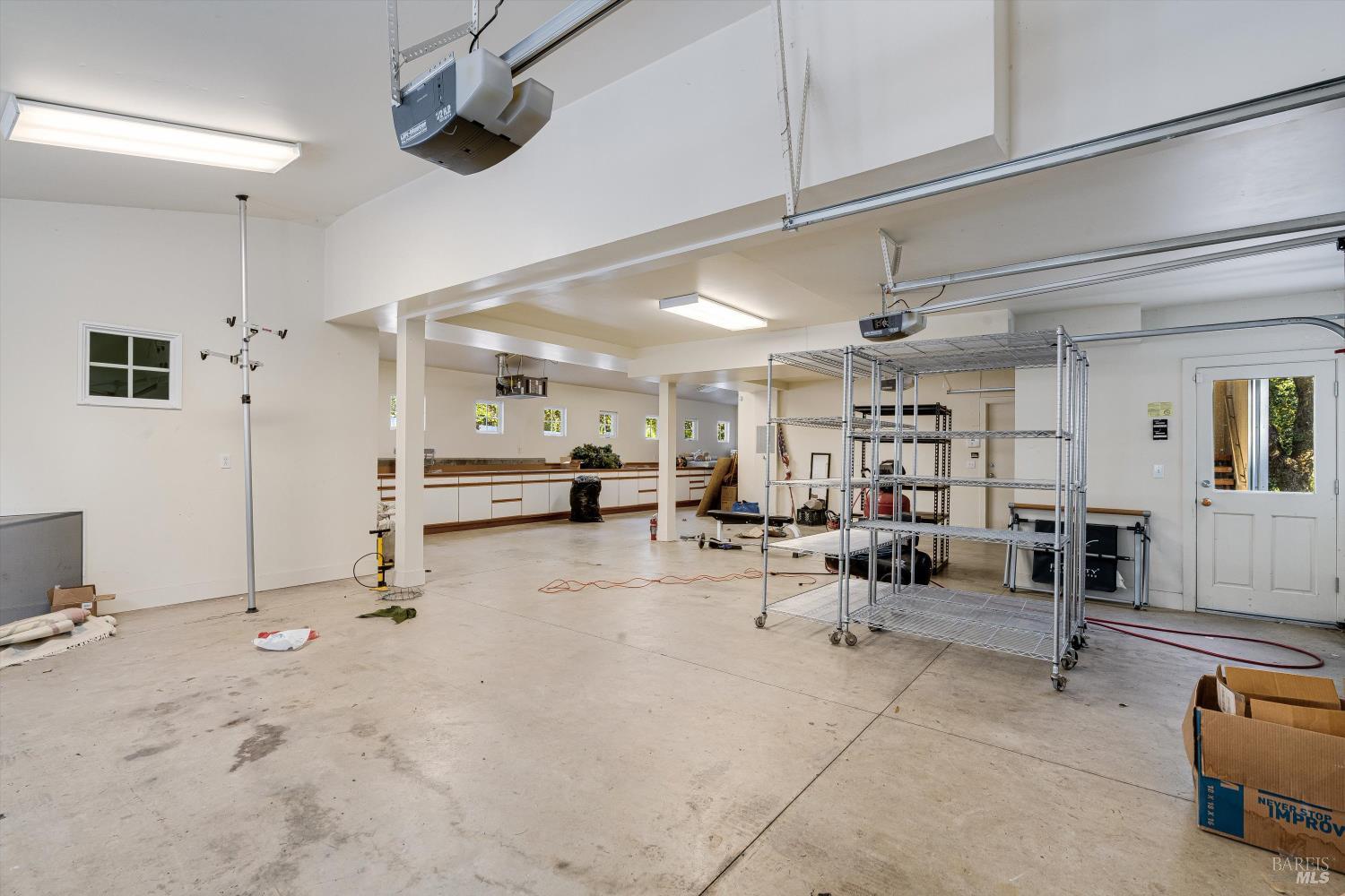 Detail Gallery Image 27 of 42 For 3200 Castle Rd, Sonoma,  CA 95476 - 6 Beds | 4 Baths