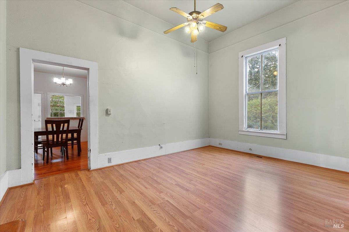 Detail Gallery Image 8 of 40 For 199 W Matheson St, Healdsburg,  CA 95448 - 3 Beds | 1 Baths