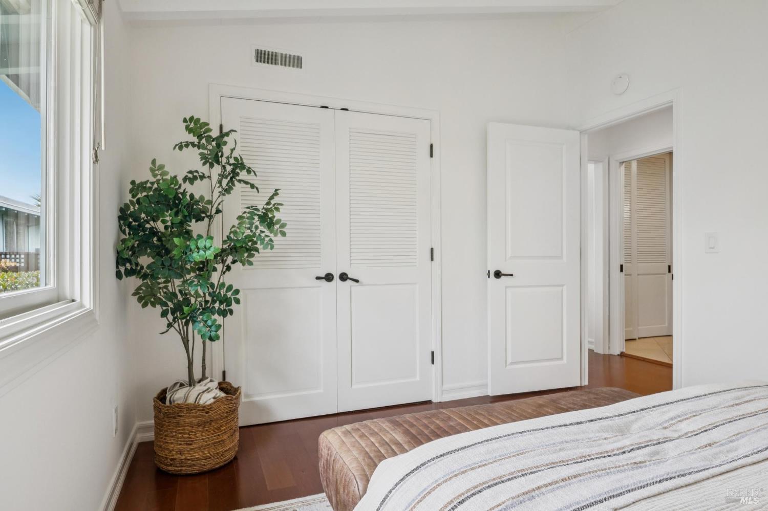 Detail Gallery Image 27 of 52 For 20 Porto Bello Dr, San Rafael,  CA 94901 - 2 Beds | 2 Baths