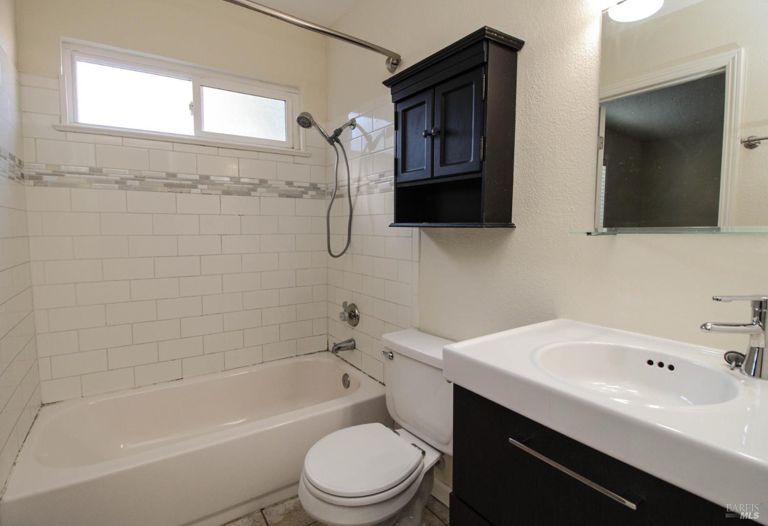 Detail Gallery Image 10 of 21 For 357 Colonial Cir, Vacaville,  CA 95687 - 2 Beds | 1 Baths