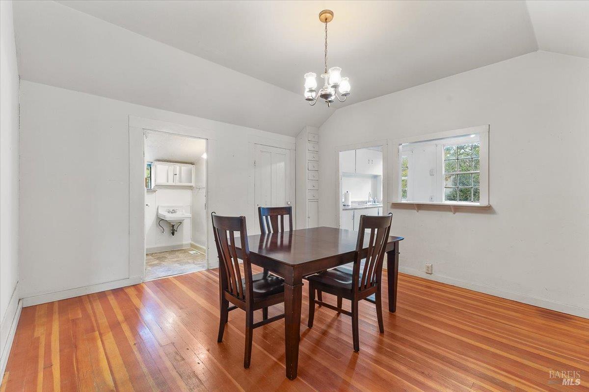 Detail Gallery Image 15 of 40 For 199 W Matheson St, Healdsburg,  CA 95448 - 3 Beds | 1 Baths