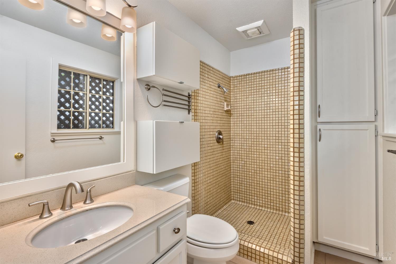 Detail Gallery Image 27 of 37 For 2158 Rivera Dr, Santa Rosa,  CA 95409 - 3 Beds | 2 Baths