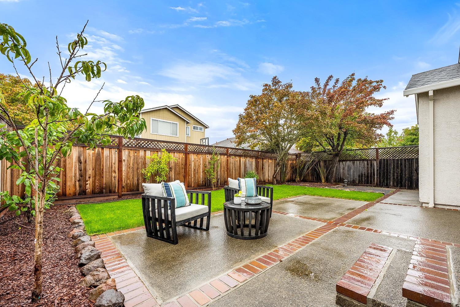 Detail Gallery Image 29 of 34 For 2599 Silver Spur Dr, Santa Rosa,  CA 95407 - 3 Beds | 2 Baths