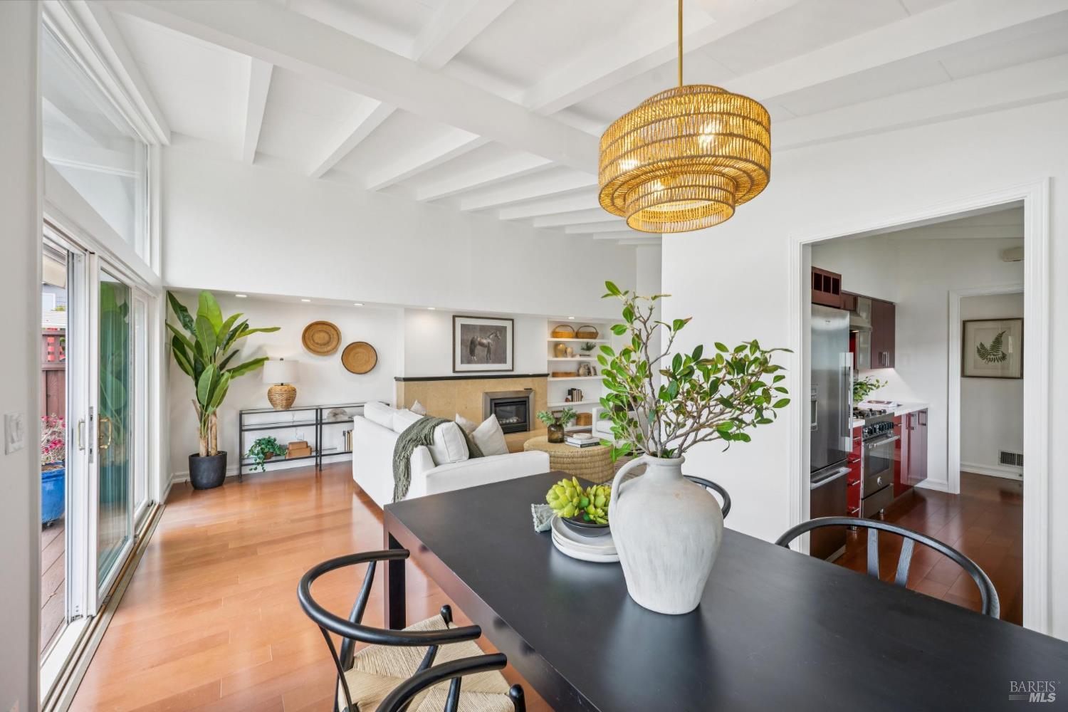 Detail Gallery Image 11 of 52 For 20 Porto Bello Dr, San Rafael,  CA 94901 - 2 Beds | 2 Baths