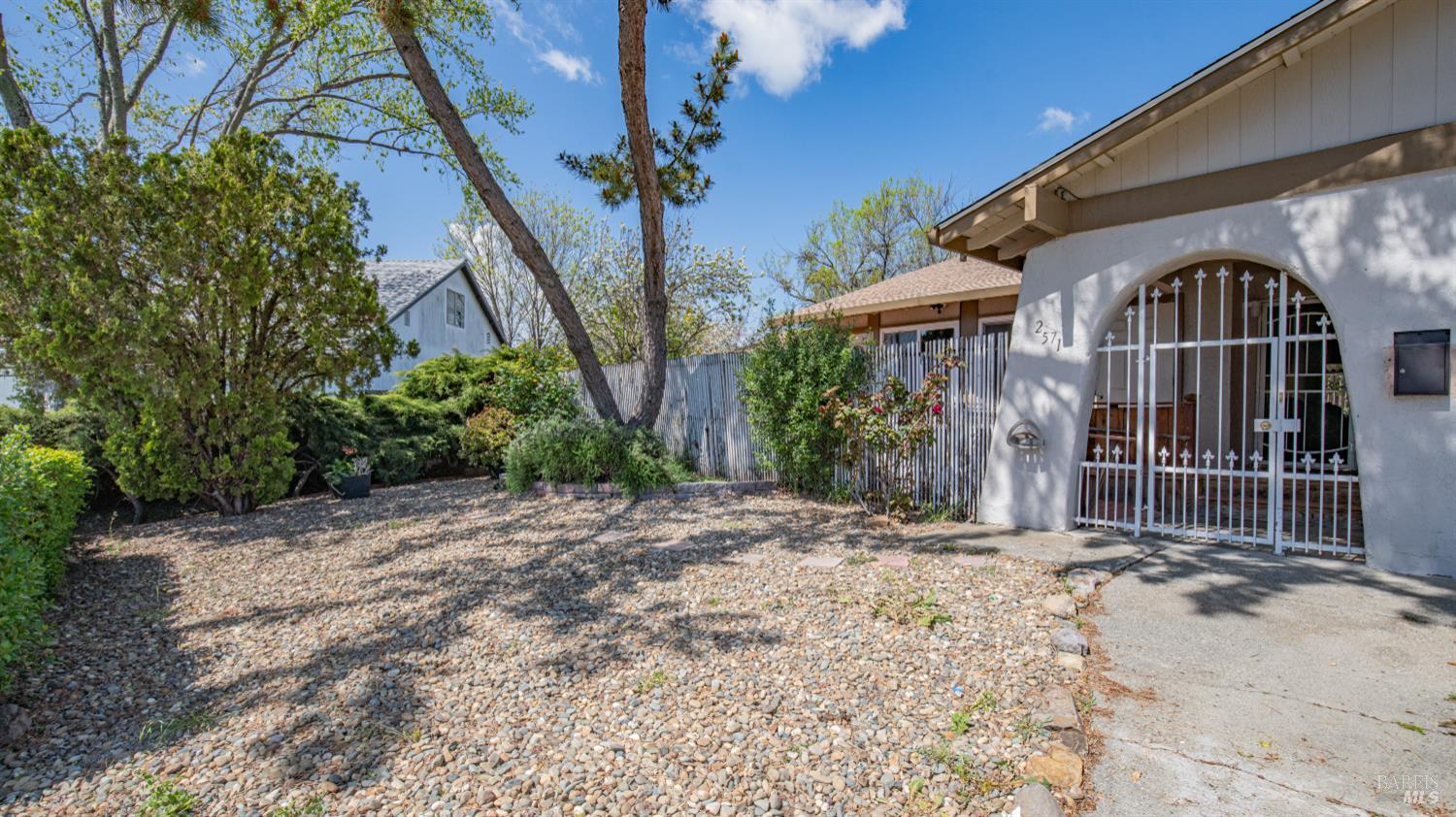 Detail Gallery Image 3 of 37 For 2571 Sunrise Dr, Fairfield,  CA 94533 - 4 Beds | 2 Baths