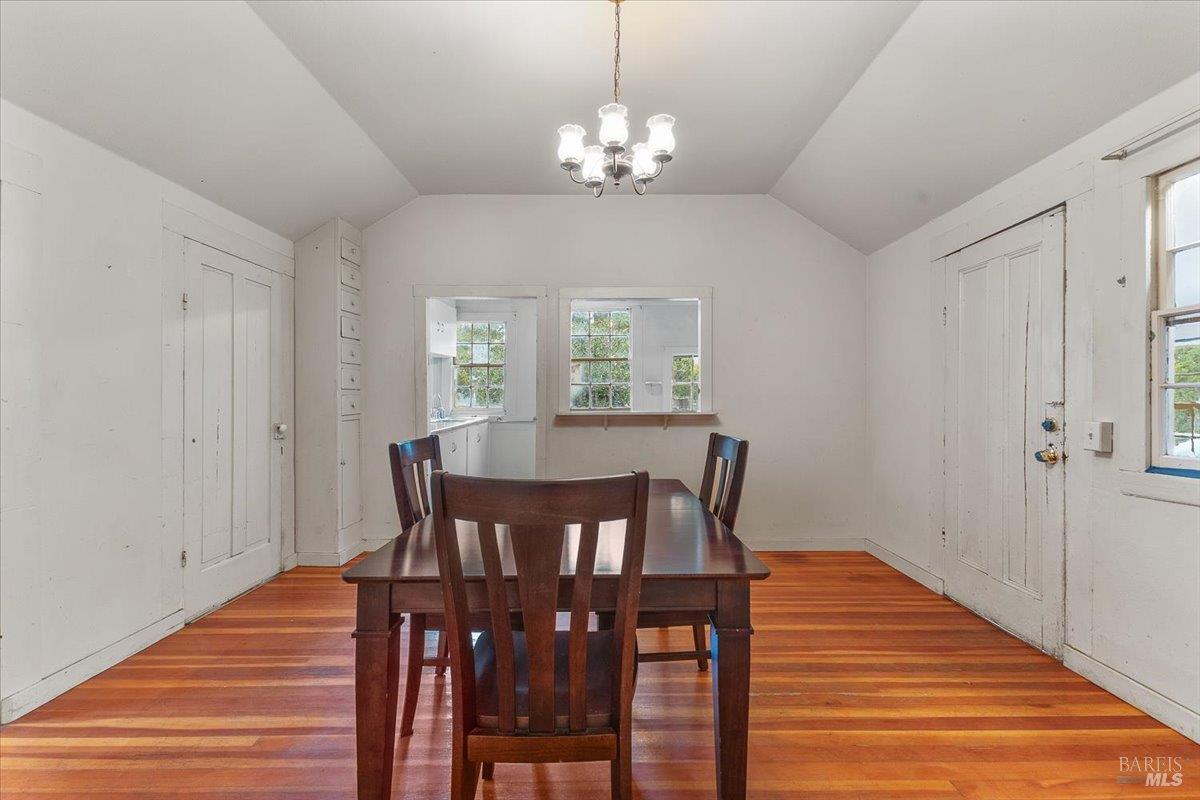 Detail Gallery Image 14 of 40 For 199 W Matheson St, Healdsburg,  CA 95448 - 3 Beds | 1 Baths