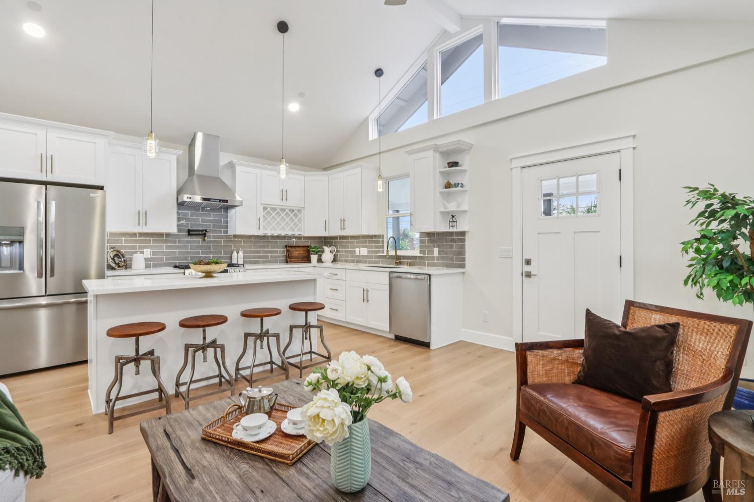 Detail Gallery Image 6 of 31 For 2575 Fremont Dr, Sonoma,  CA 95476 - 2 Beds | 2 Baths