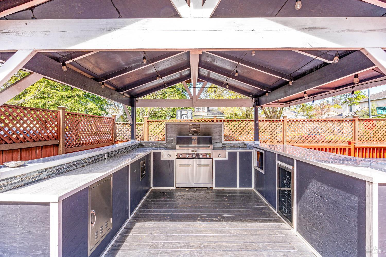 Detail Gallery Image 31 of 34 For 8843 Oakfield Ln, Windsor,  CA 95492 - 3 Beds | 2/1 Baths