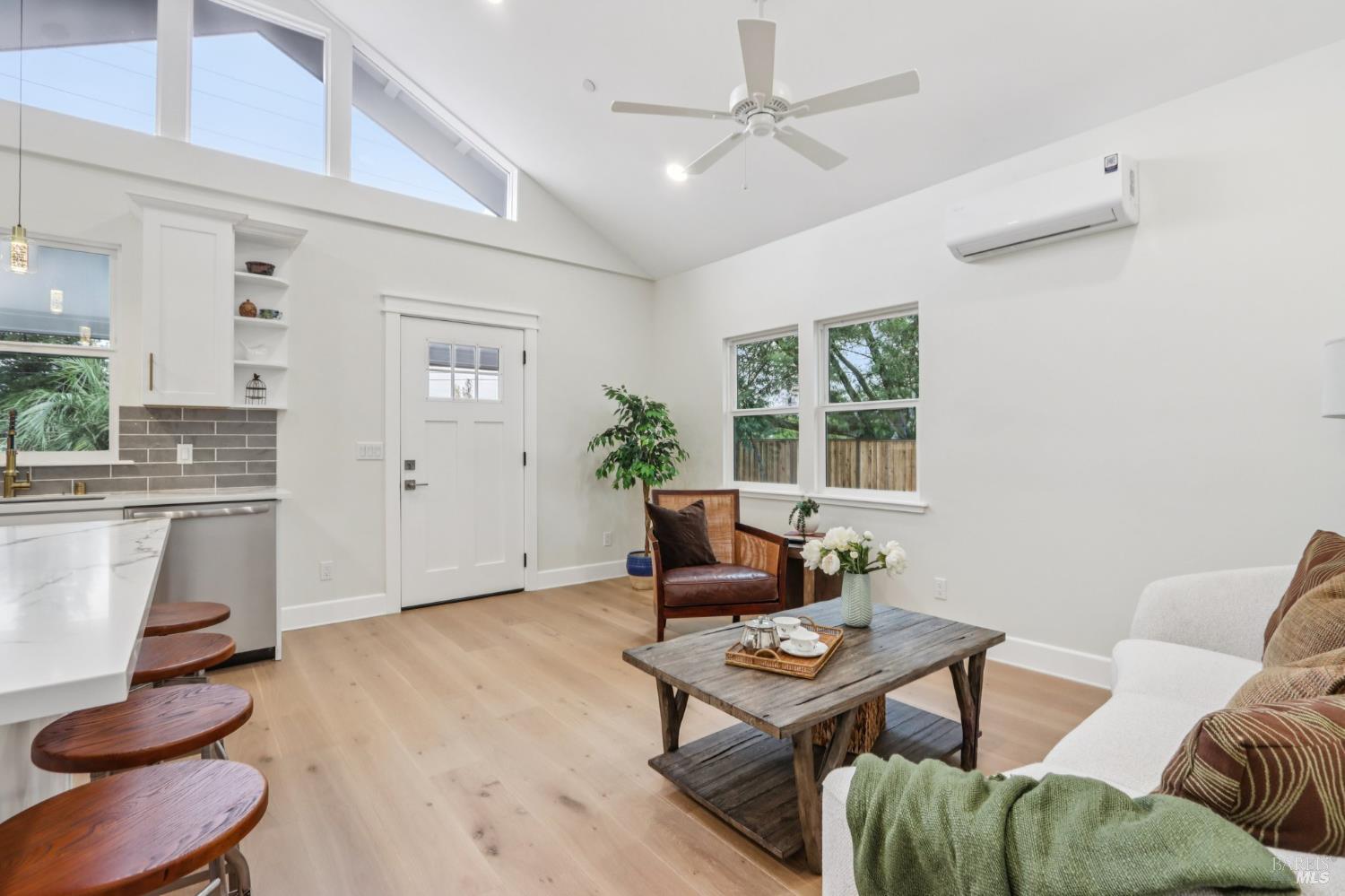 Detail Gallery Image 4 of 31 For 2575 Fremont Dr, Sonoma,  CA 95476 - 2 Beds | 2 Baths