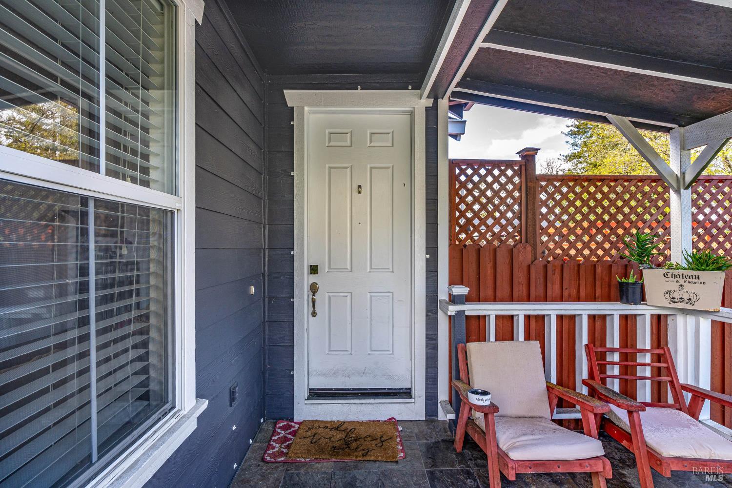 Detail Gallery Image 4 of 34 For 8843 Oakfield Ln, Windsor,  CA 95492 - 3 Beds | 2/1 Baths